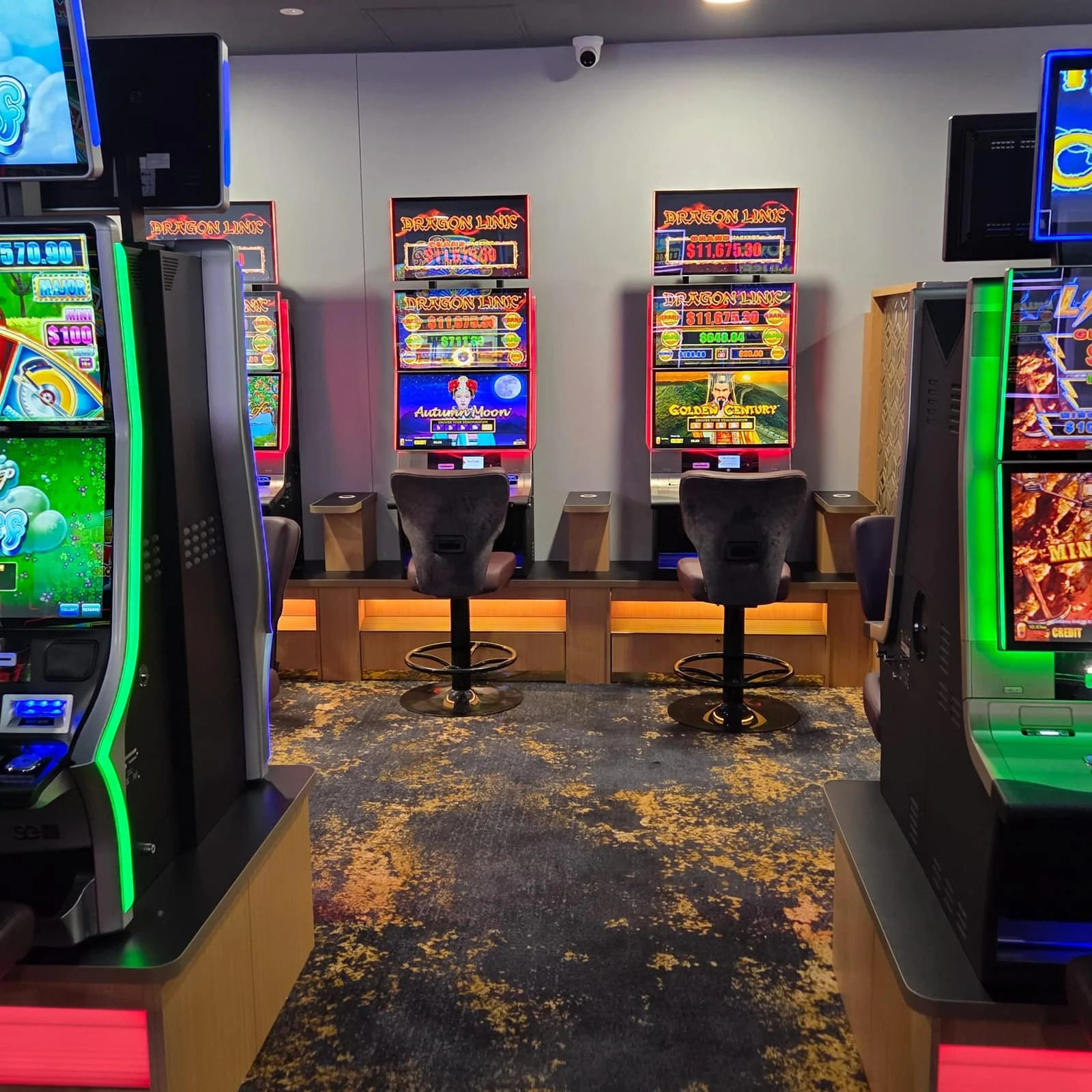 Wireless charging at Club Glenvale, photo 4 of 5