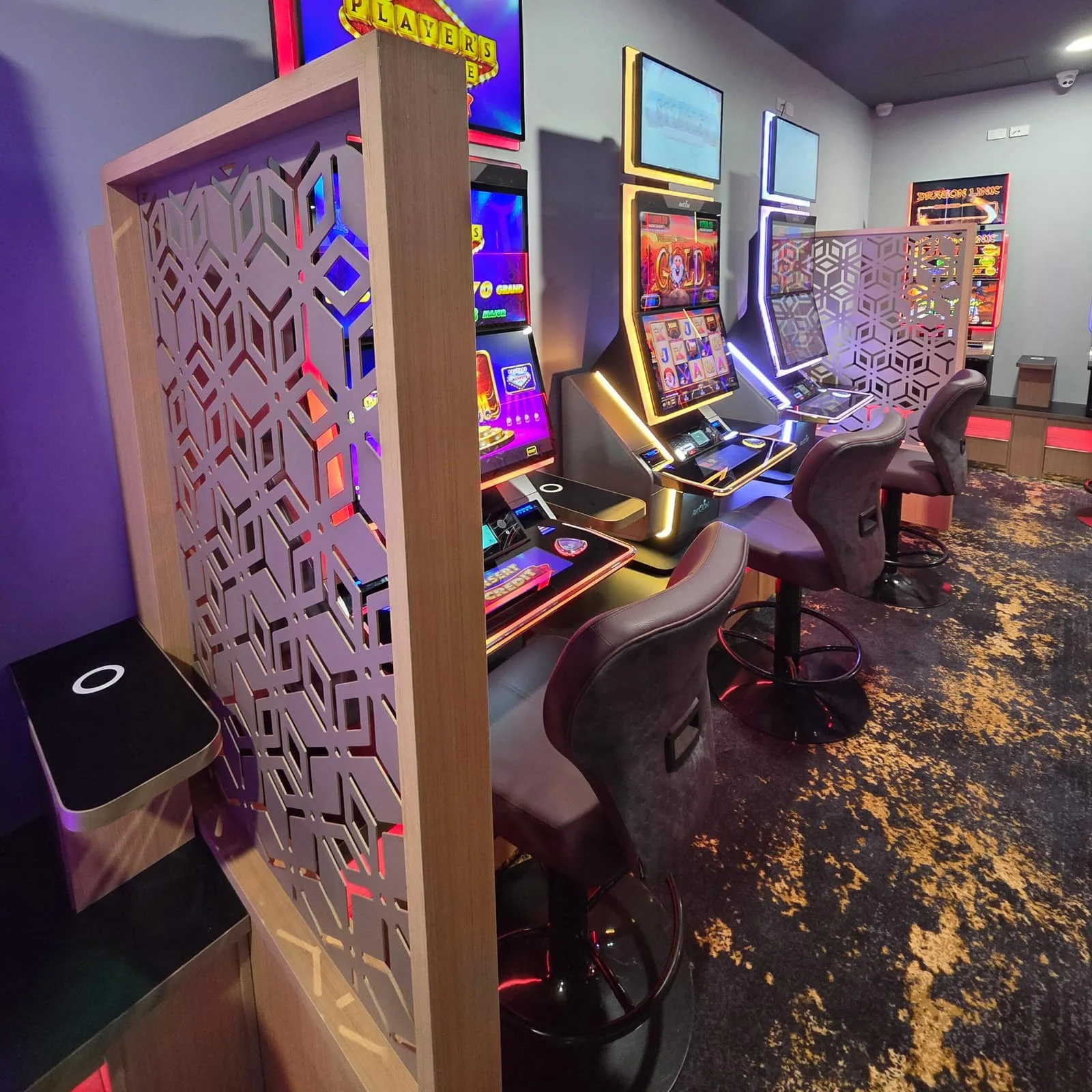 Wireless charging at Club Glenvale, photo 1 of 5