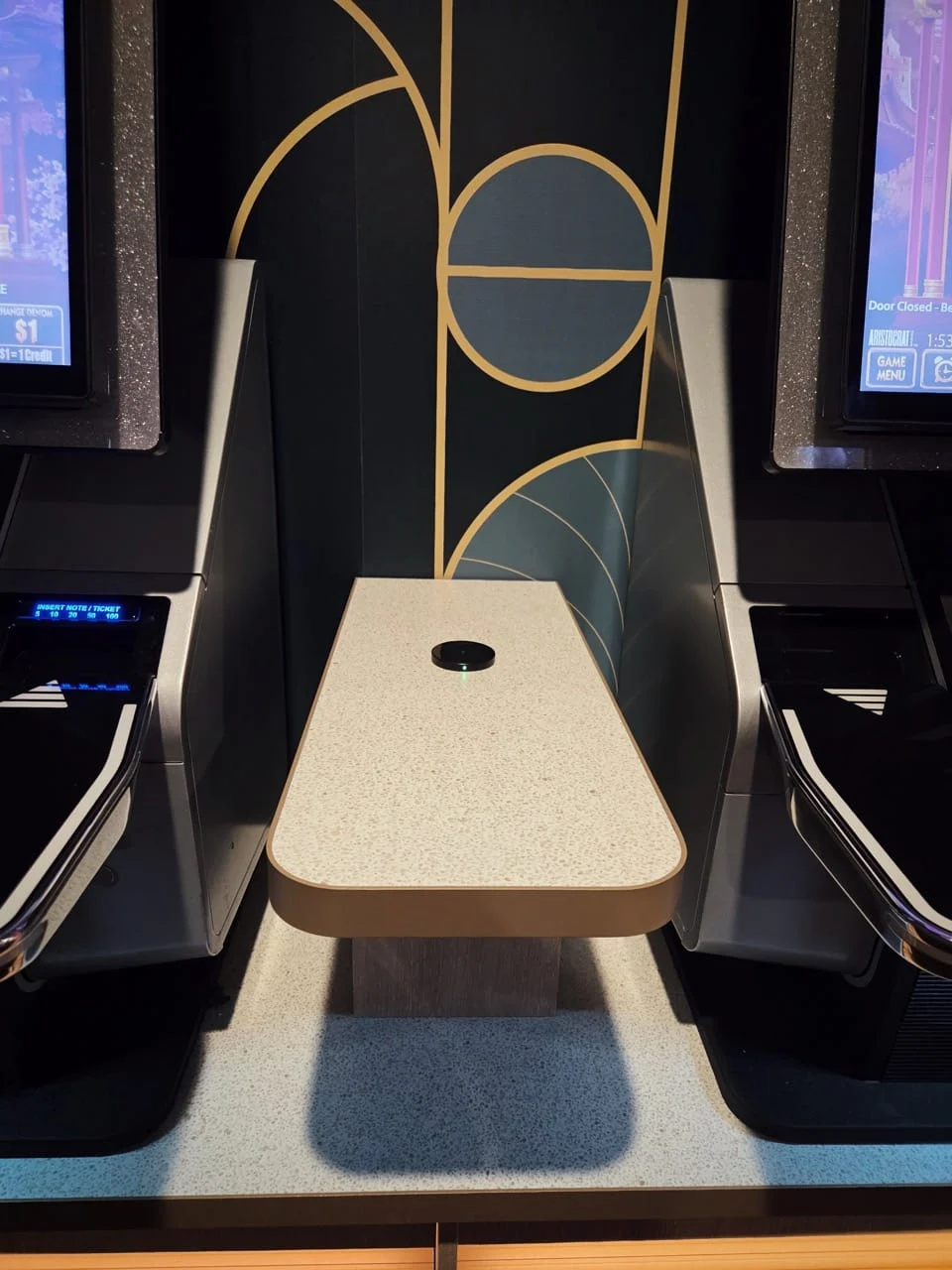 Wireless charging at Lions at Springwood, photo 5 of 9