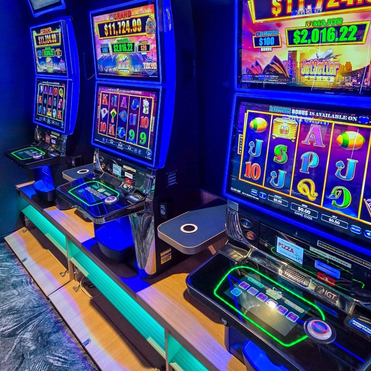 Wireless charging at Broadbeach Bulls Bowl Club, photo 9 of 9